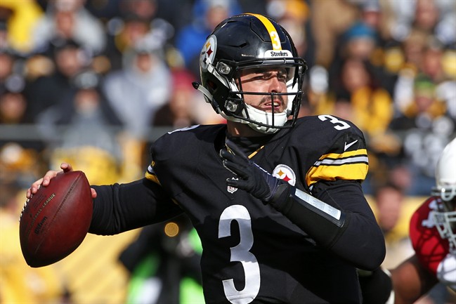 Pittsburgh Steelers quarterback Landry Jones plays during an NFL football game against the Arizona Cardinals in Pittsburgh. With Ben Roethlisberger and Mike Vick unlikely to play unproven Jones should get the nod