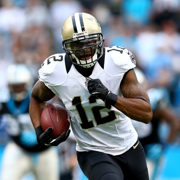 New Orleans wide receiver Marques Colston injures shoulder, leaves game in