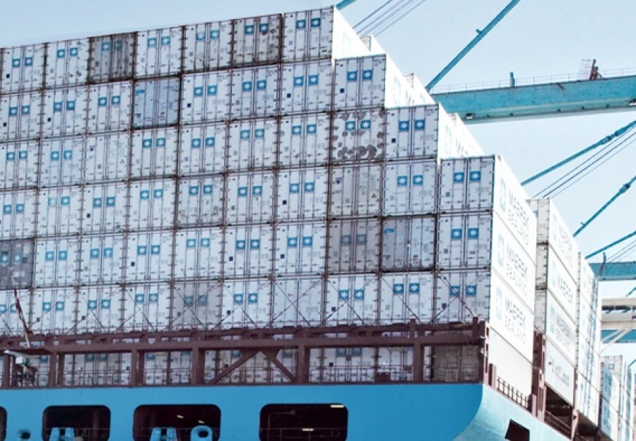 Maersk cuts 2015 profit forecast on sharp fall in container freight rates