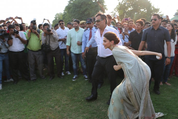 Deepika Padukone Has a Close Brush With Royalty in Jaipur