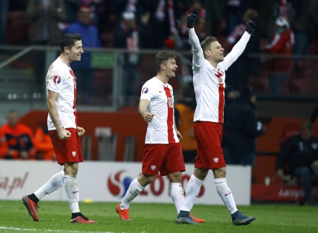 Soccer-Poland suffer triple injury blow before Ireland match