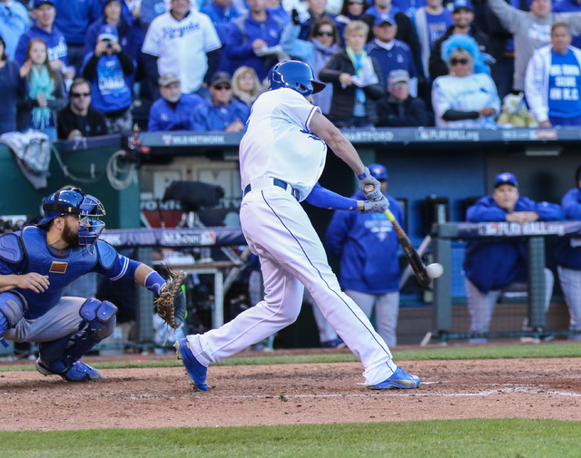 Eric Hosmer singles in the seventh inning to drive in Ben Zobrist for Kansas City’s first run of Saturday’s ALCS Game 2 against Toronto