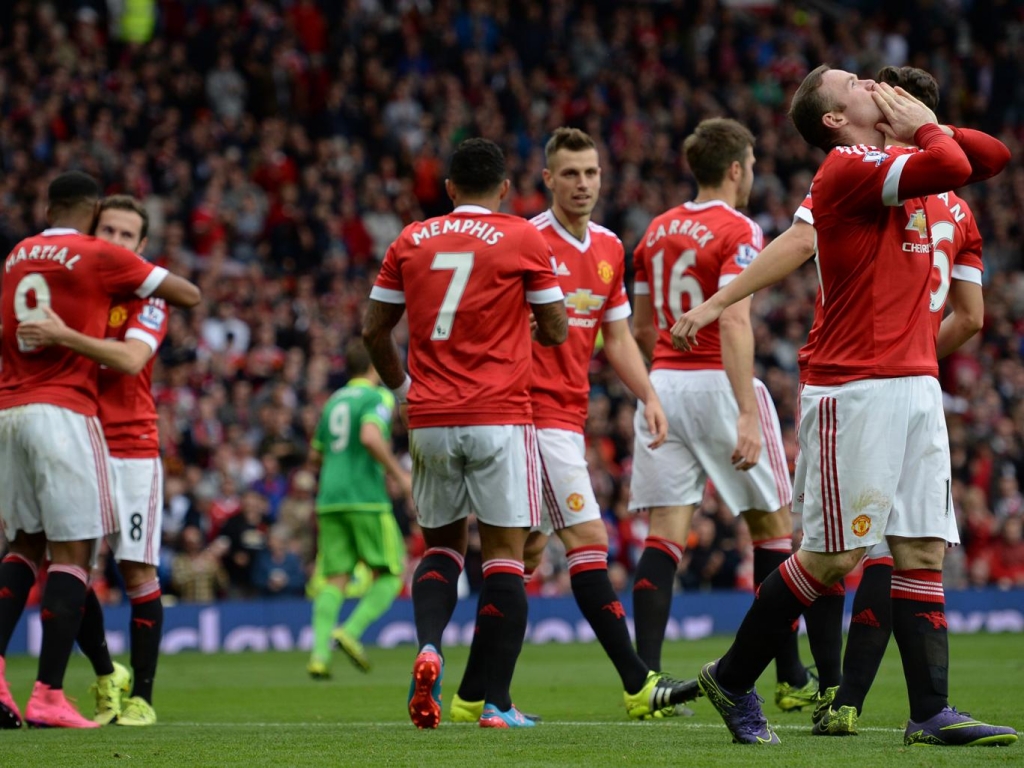 Wayne Rooney's place in England side for Euro 2016 sparks debate (video)