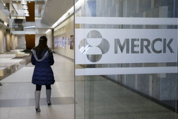 FDA expands approval of Merck's Keytruda to lung cancer