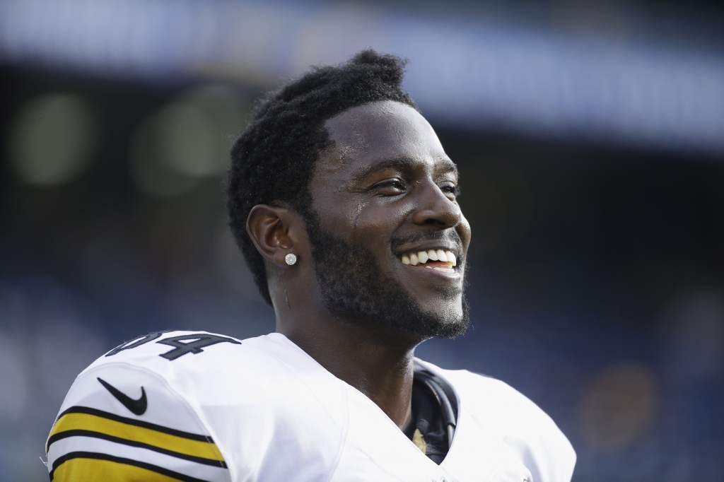 SAN DIEGO CA- OCTOBER 12 Wide receiver Antonio Brown #84 of the Pittsburgh Steelers takes part in pre-game warm ups before a game against the San Diego Chargers at Qualcomm Stadium