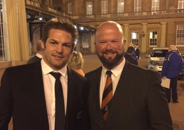 Glen Jones alongside All Blacks captain Richie McCaw