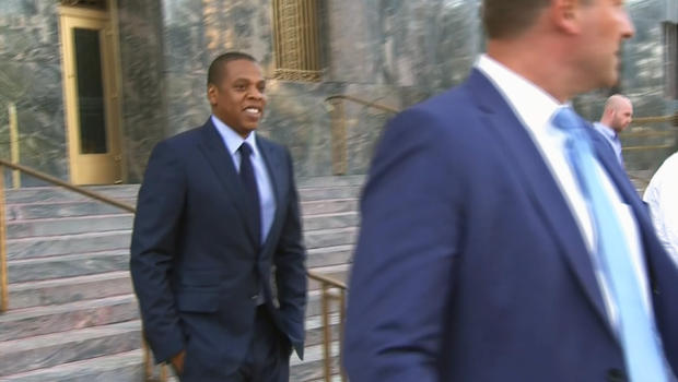 Jay Z appears outside of court in Los Angeles for