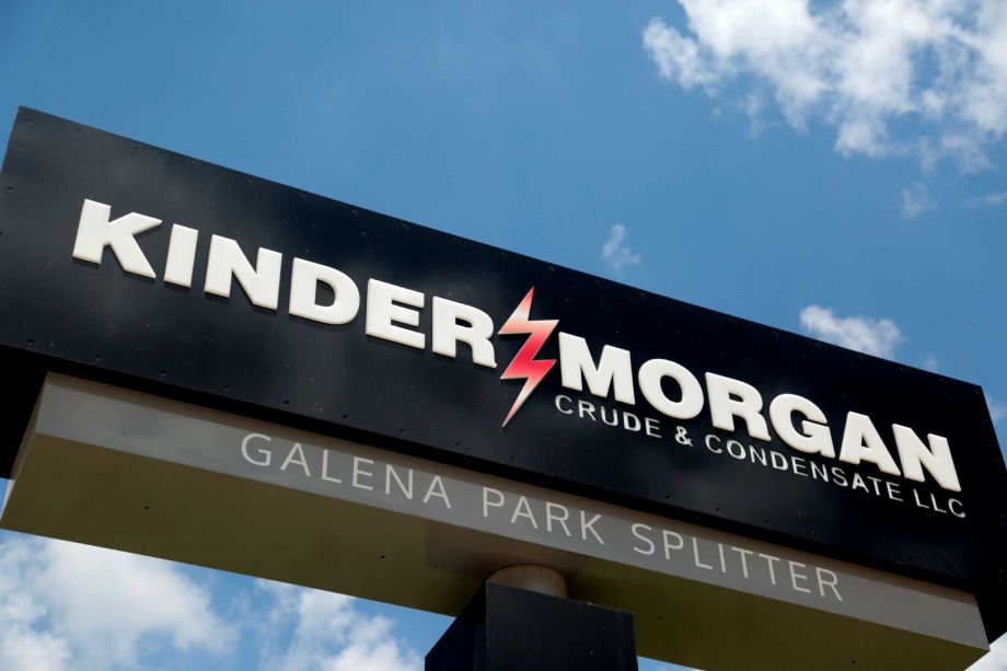 A sign identifies a Kinder Morgan facility in Galena Park. The company plans to issue $1.6 billion in preferred stock after temporarily suspending common stock sales last week