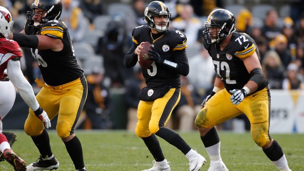 PITTSBURGH PA- OCTOBER 18 Landry Jones #3 of the Pittsburgh Steelers drops back to pass during the game against the Arizona Cardinals at Heinz Field