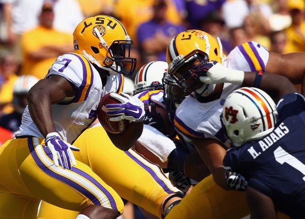 Humility of Heisman hopeful Fournette inspires No. 8 LSU