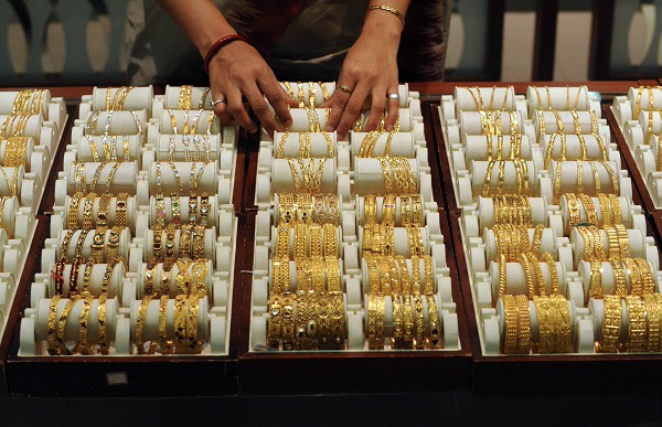 Gold rises to fresh 3-month high, up for 4th day in a row