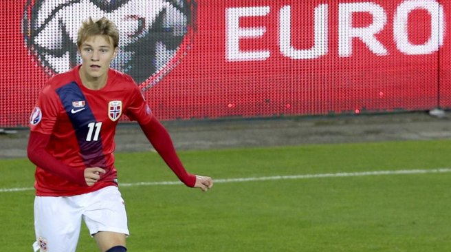 Norway's Martin Odegaard plays the ball during the Euro 2016 Group A qualifying football match between Norway and Malta in Oslo