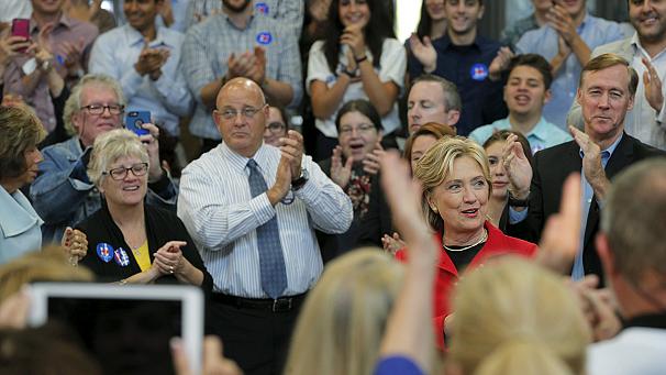 Hillary Clinton pitches new gun controls following Oregon shooting