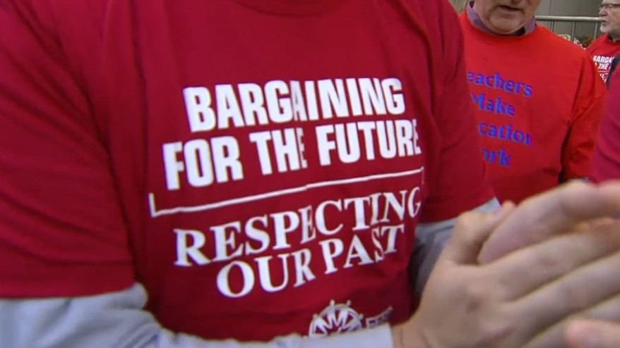 Members of ETFO protest in Toronto on Oct. 20 2015. CITYNEWS