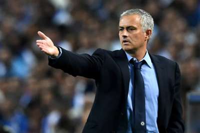 Mourinho confident he can survive ´mid-table´ season