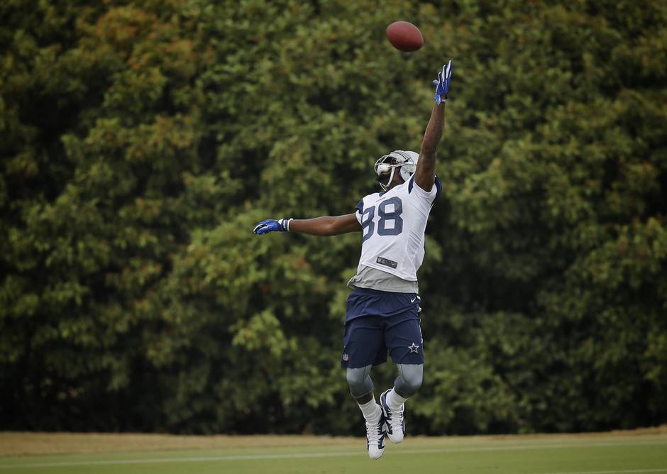 New York Giants Beat Dallas Cowboys, 27-20