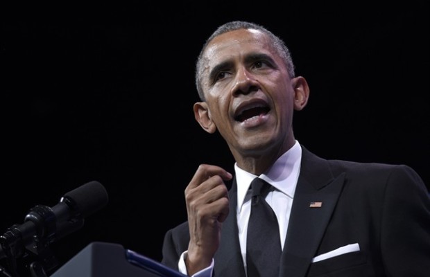 Image Barack Obama arrives in California