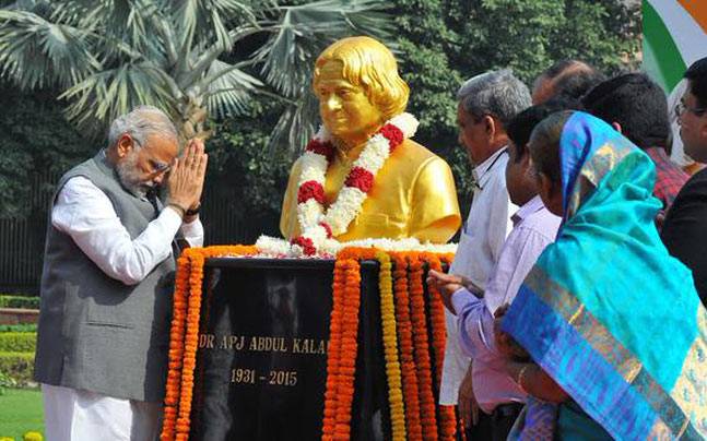 PM Modi unveils bust of Dr Kalam