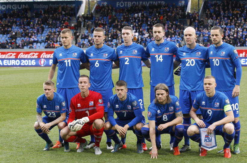 Iceland in black armbands tonight