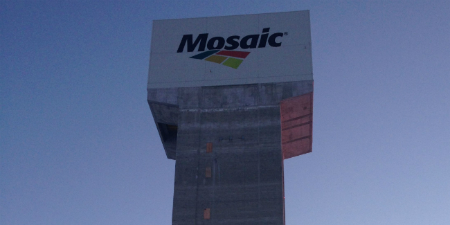 UPDATE 1-Mosaic settles claims with US environmental agencies