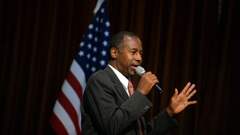 Ben Carson Holds Town Hall Meeting In New Hampshire