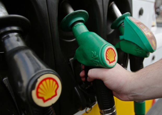 Shell fell to a heavy loss in the third quarter on lower oil and gas prices