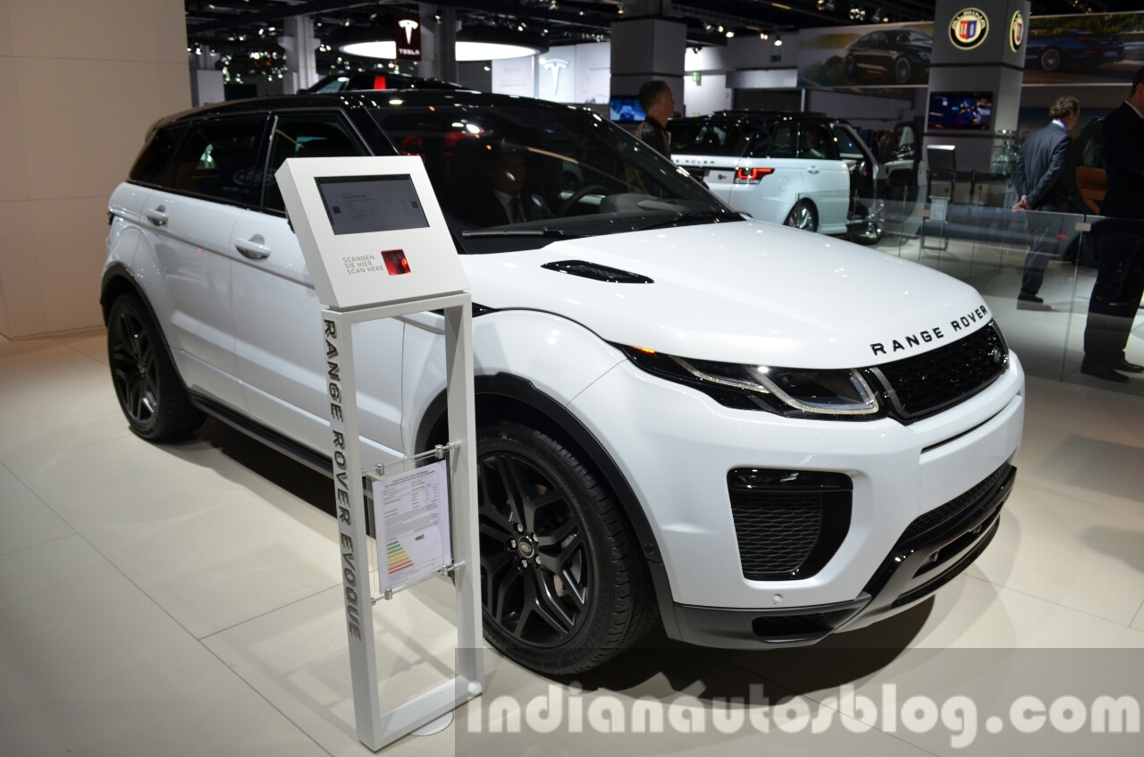 2016 Range Rover Evoque front quarter at the 2015 IAA