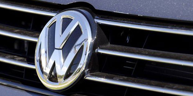 German governor VW should have admitted deception earlier