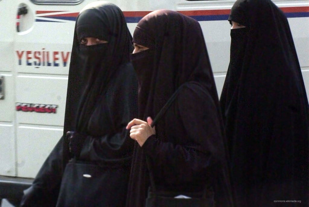 Women wearing niqab will not be allowed to vote in this month’s parliamentary election the electoral commission has said