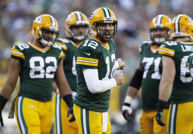 Aaron Rodgers critical of fans making noise during moment of silence