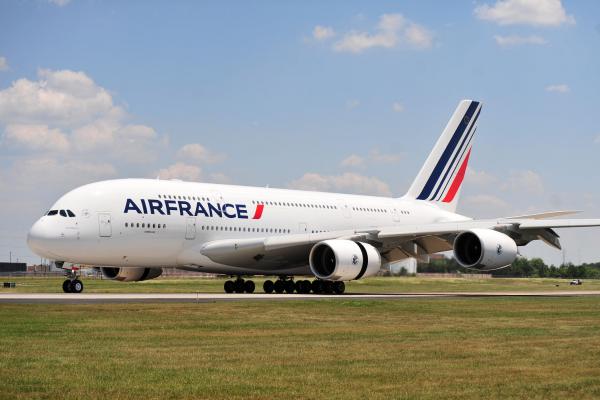 Air France flights diverted after bomb threats - media