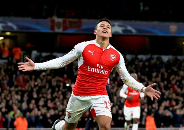 Alexis Sanchez celebrates his first goal against Dinamo Zagreb