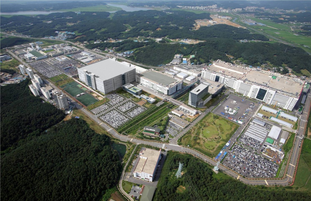 An aerial view of LG Display’s Paju plant