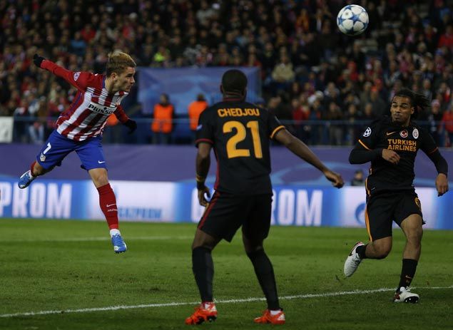 Antoine Griezmann scores a goal in each half as Atletico beats Galatasaray to advance in CL