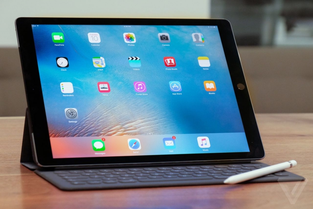 iPad Pro: Big on size, light on weight