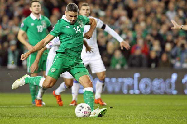 Walters brace sink Bosnia as Ireland qualify for Euro 2016