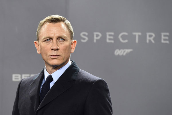 'Spectre,' 'Peanuts' Top New Films to Keep Hold on Box Office