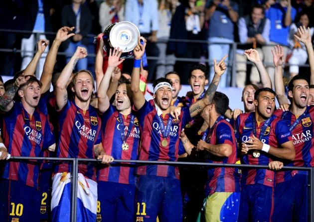 Barcelona lift the Champions League trophy