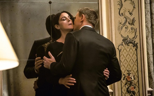 Spectre: Censor Board cuts James Bond's kissing scene