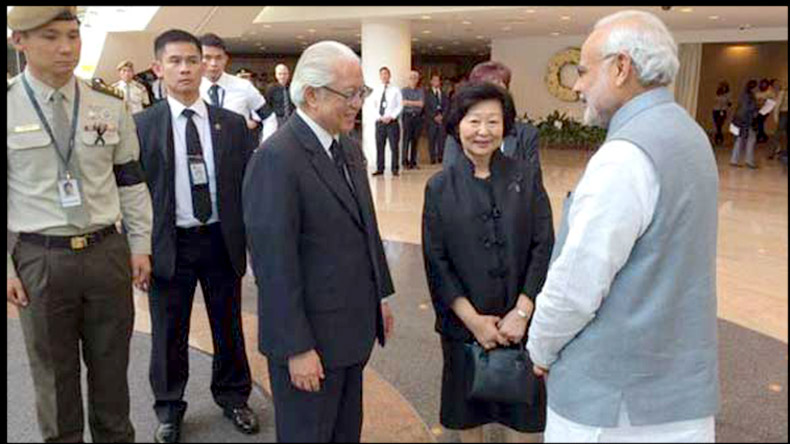 Modi meets Singapore President