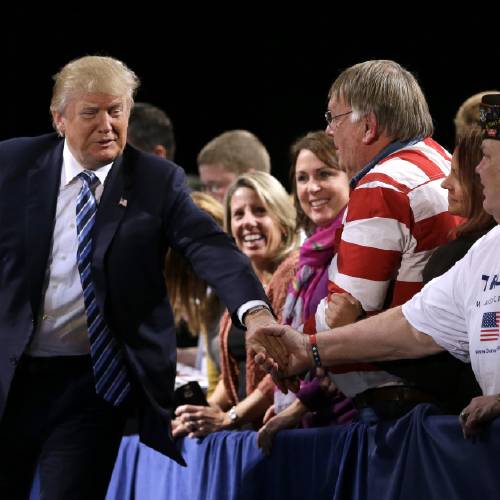 'Don't be fools': Trump attacks Carson's biography in Iowa