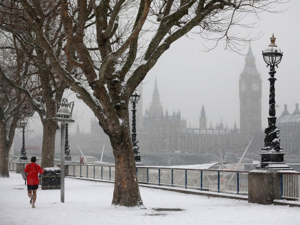 UK weather: Brits braced for snow as winter arrives