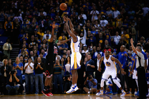 Harrison Barnes splashed two 3-pointers late to help the Warriors pull away from the Bulls Friday night at Oracle Arena