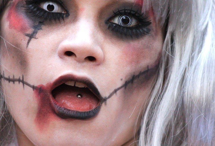 Cosmetic contact lenses for Halloween no treat for the eyes optometrists say