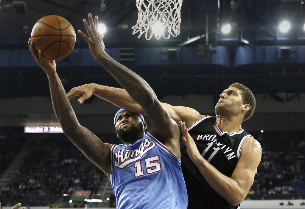 Pistons lose second straight on west coast road trip