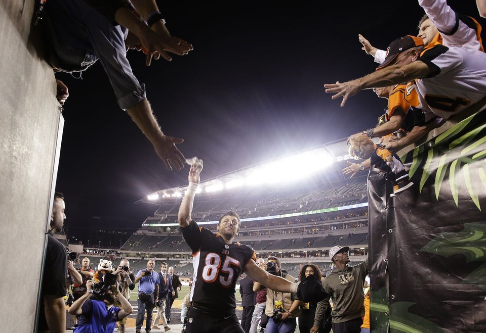 Bengals TE Eifert emerges leads NFL in touchdown catches