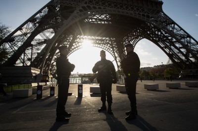 Vegas Strip's Eiffel Tower, High Roller pay tribute to Paris