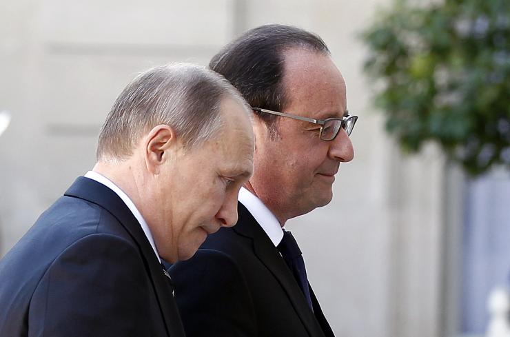 Hollande says US, France to step up strikes in Syria, Iraq