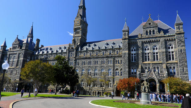 Healy Hall at Georgetown University in Washington         
                                     Serge Melki  Flickr