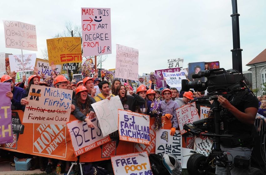 10 Best College Game Day Signs from Alabama- LSU